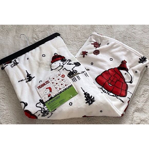 Peanuts Snoopy Woodstock Puffer Jacket Puffy Coat Soft Throw Blanket 50 X 70” - Picture 10 of 16